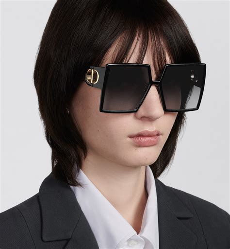 30Montaigne SU Lunettes de soleil carrées oversize noires .